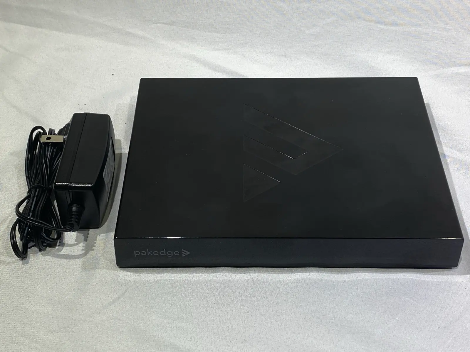 Pakedge WR-1 802.11ac Dual-Band Wireless Router