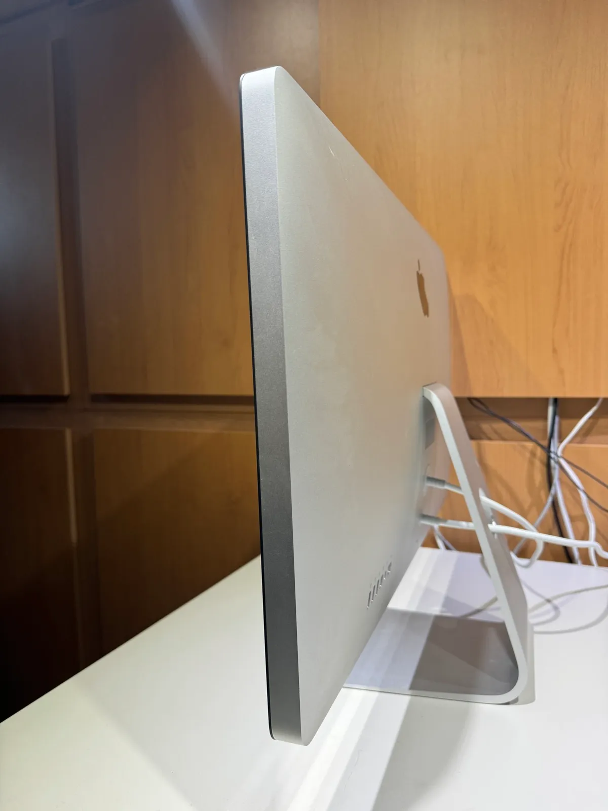 Apple Thunderbolt Display 27-inch MC914LL/A (A1407) - Original Box & Adapters - Gallery Image 6