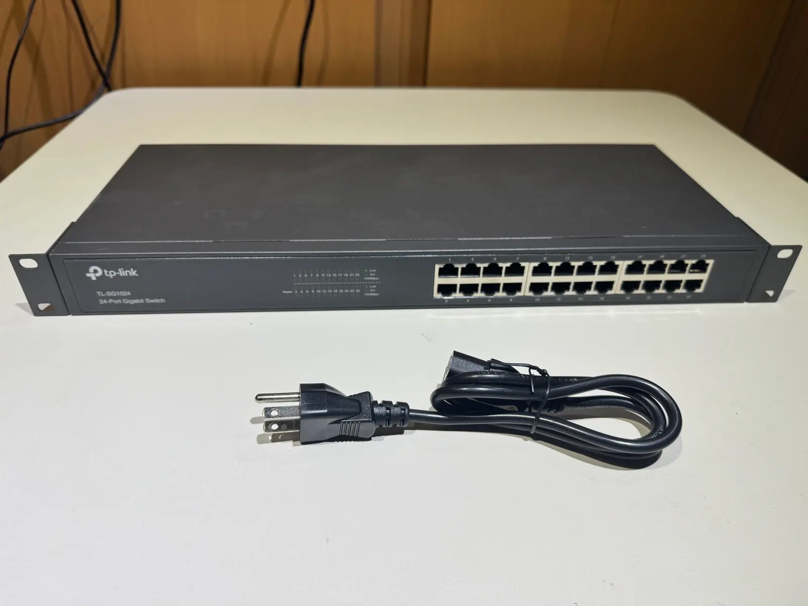 TP-Link 24-Port Gigabit Ethernet Unmanaged Switch (TL-SG1024)